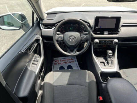 2023 Toyota RAV4 LE
