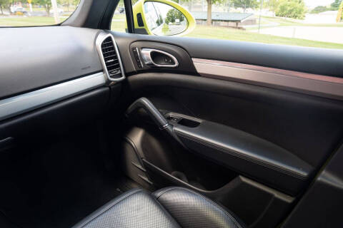 2015 Porsche Cayenne S E-Hybrid