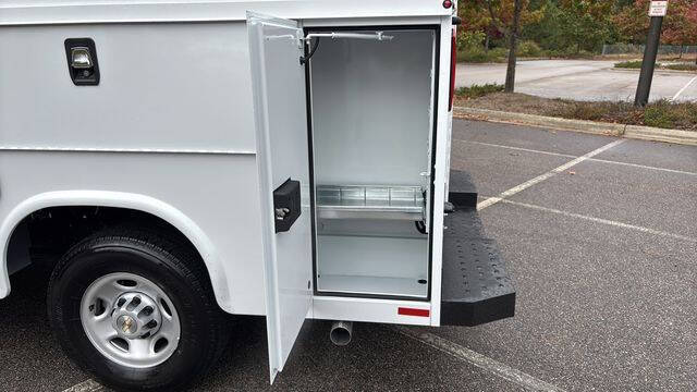 2025 Chevrolet Express 3500