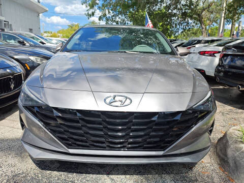 2023 Hyundai Elantra SE