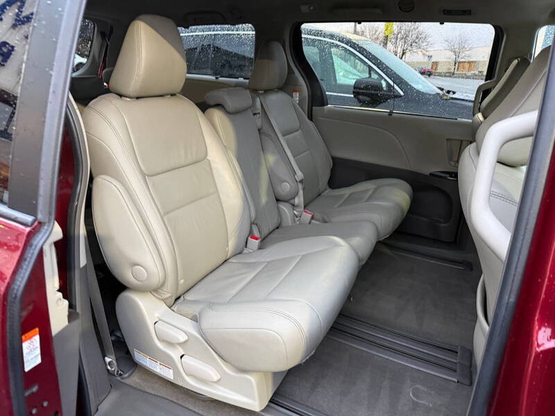 2015 Toyota Sienna XLE 8-Passenger