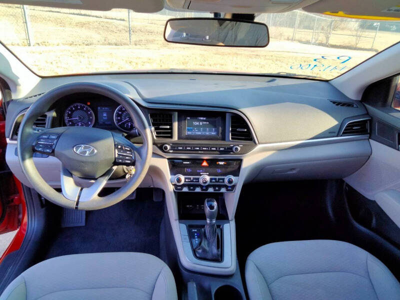2020 Hyundai Elantra SE