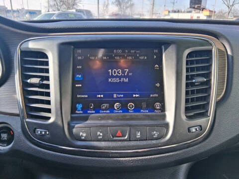 2015 Chrysler 200 C