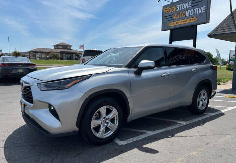 2022 Toyota Highlander LE
