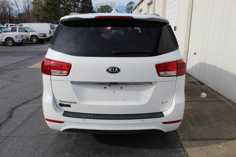 2016 Kia Sedona LX