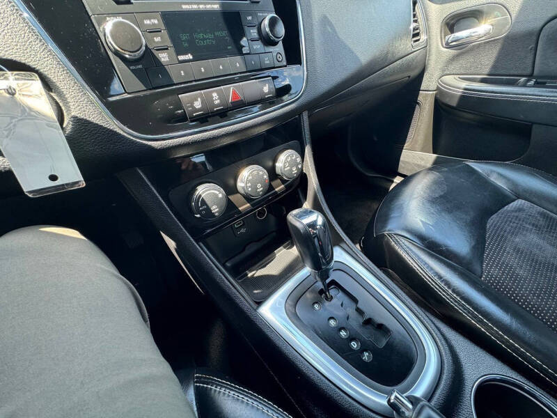 2014 Chrysler 200 Limited