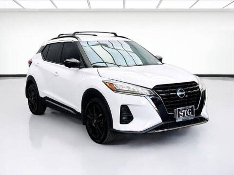2022 Nissan Kicks SR