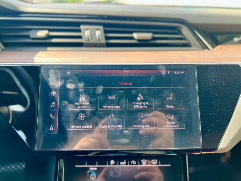 2019 Audi e-tron quattro Prestige