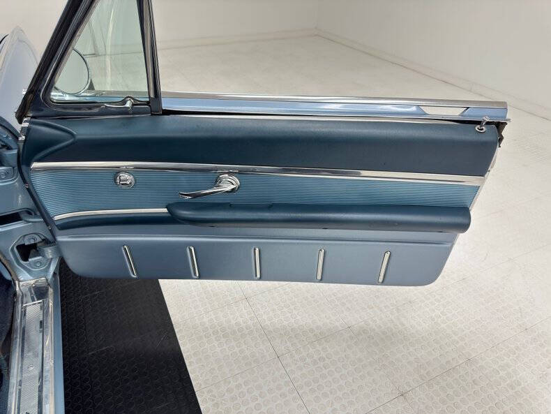 1962 Ford Thunderbird
