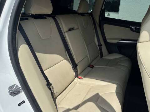 2016 Volvo XC60 T6 Drive-E Platinum