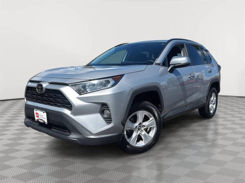 2020 Toyota RAV4 XLE Photo
