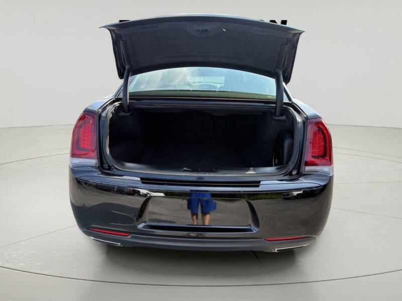 2023 Chrysler 300 Touring L