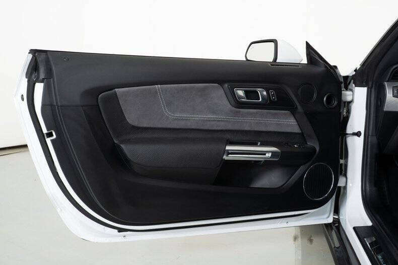 2022 Ford Mustang