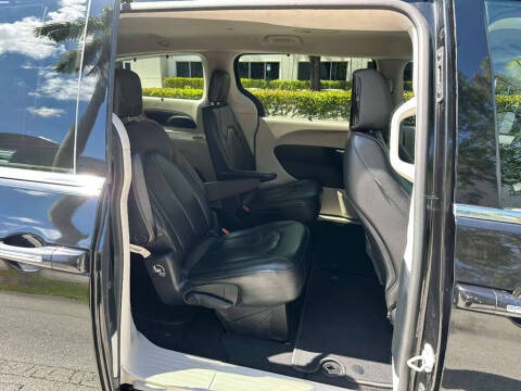 2020 Chrysler Pacifica Touring L