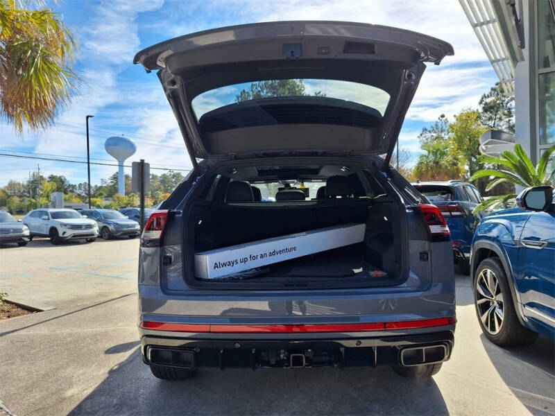 2026 Volkswagen Atlas Cross Sport SEL R-Line Black 4Motion