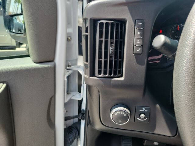 2025 GMC Savana 2500