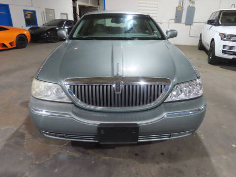 2003 Lincoln Town Car Signature