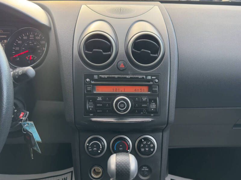 2011 Nissan Rogue S Krom