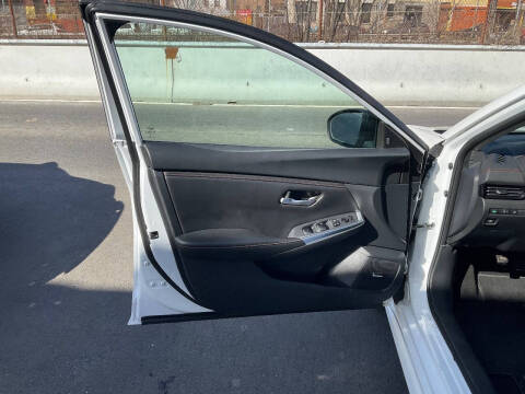 2023 Nissan Sentra SR