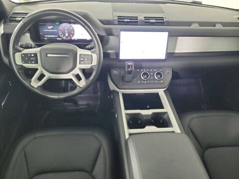 2025 Land Rover Defender 110 P300 S