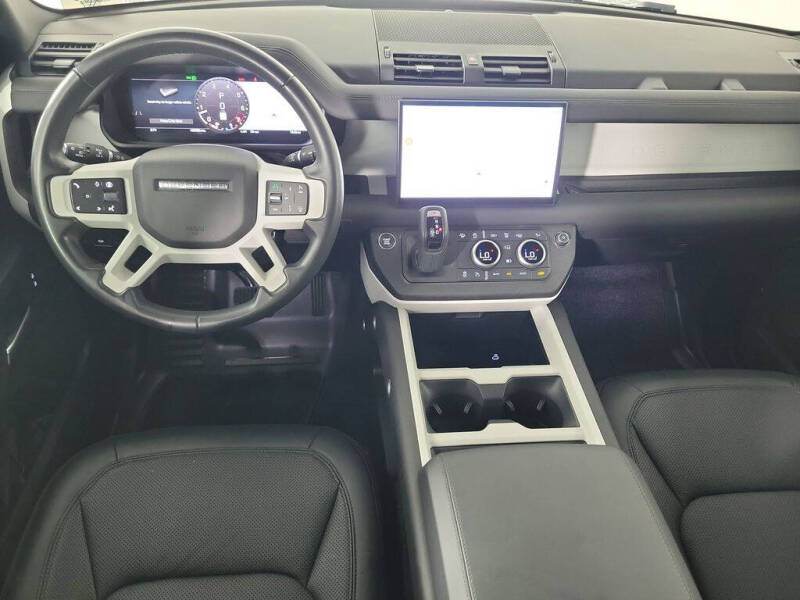 2025 Land Rover Defender 110 P300 S