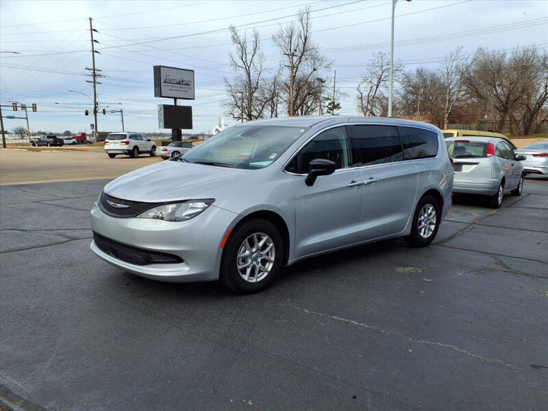 2024 Chrysler Voyager LX