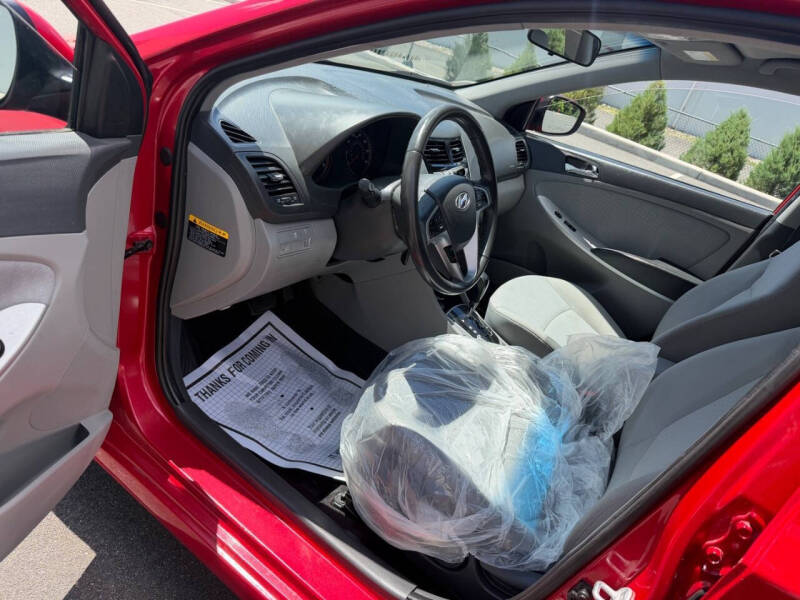 2013 Hyundai Accent SE