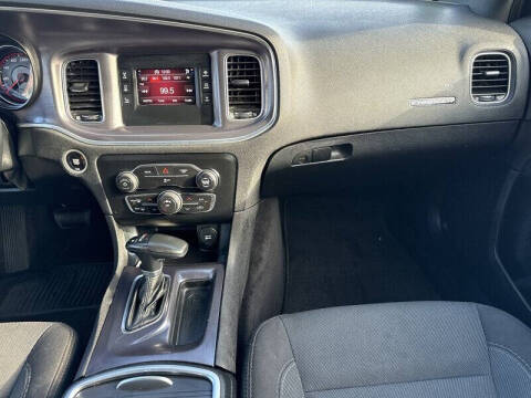 2017 Dodge Charger SE