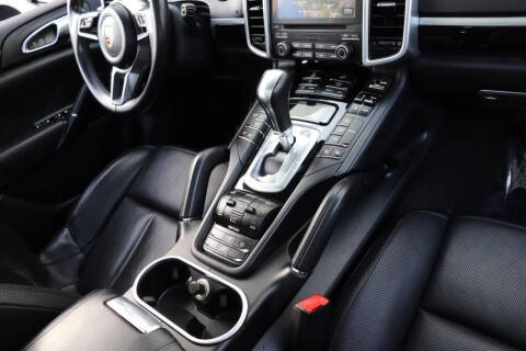 2017 Porsche Cayenne GTS