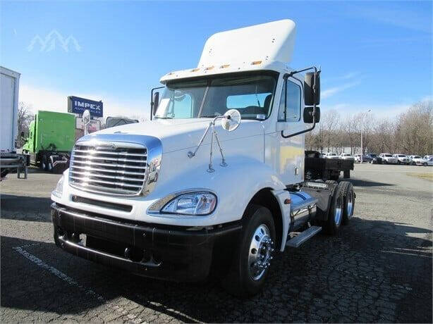 2006 Freightliner Columbia 120