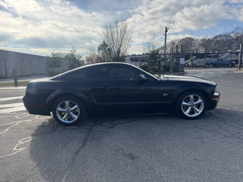 2006 Ford Mustang GT Deluxe