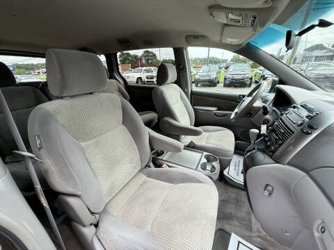 2008 Toyota Sienna CE 8-Passenger
