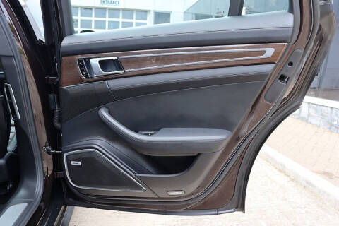 2018 Porsche Panamera 4
