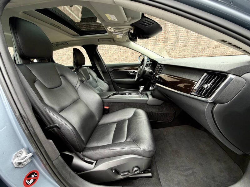 2017 Volvo S90 T5 Momentum