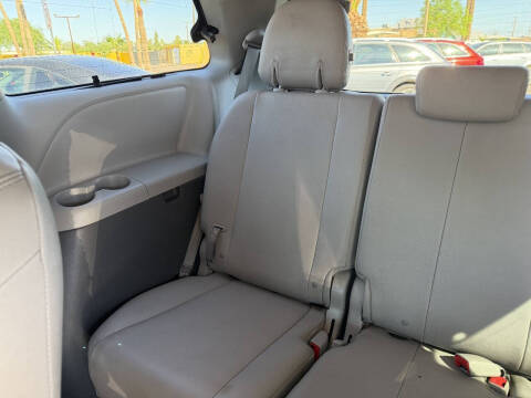 2016 Toyota Sienna XLE 8-Passenger
