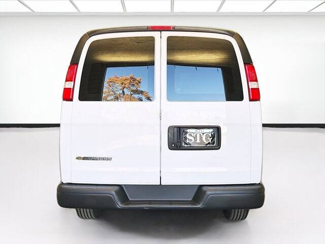 2022 Chevrolet Express 2500