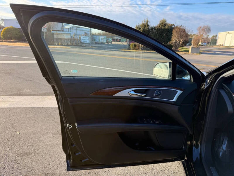 2017 Lincoln MKZ Select