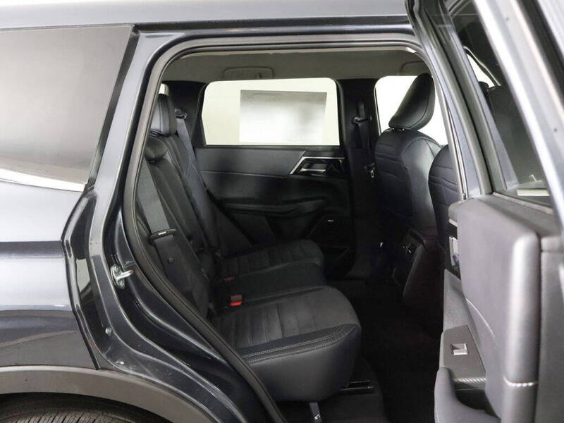 2026 Mitsubishi Outlander SE