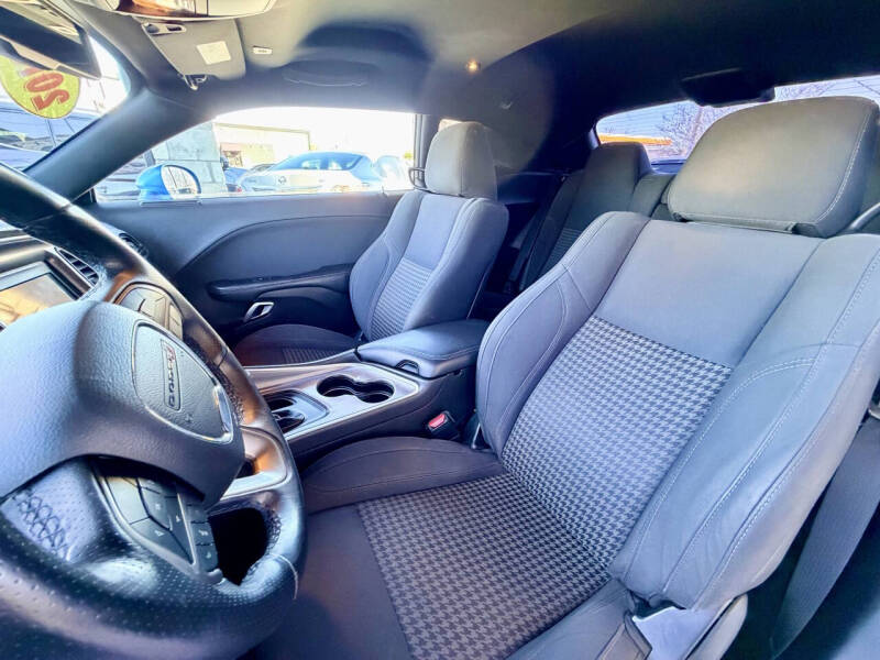 2019 Dodge Challenger SXT