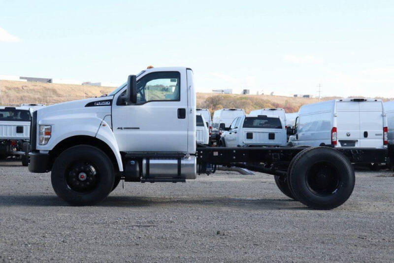 2025 Ford F-750 Super Duty