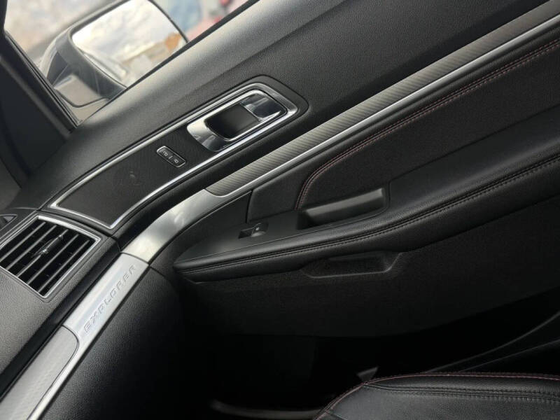 2018 Ford Explorer Sport