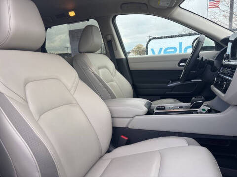 2023 Nissan Pathfinder SL