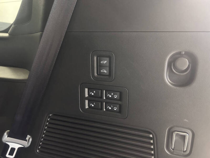 2025 Nissan Armada Platinum