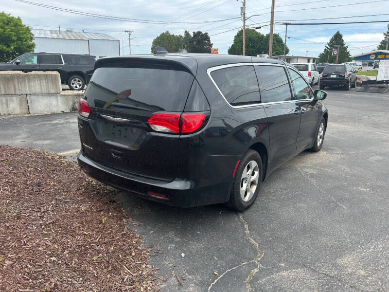 2017 Chrysler Pacifica LX