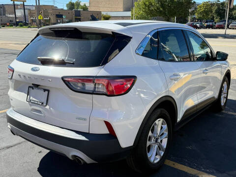 2020 Ford Escape SE