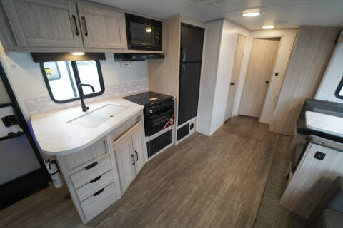 2024 Cruiser RV Shadow Cruiser 280QBS