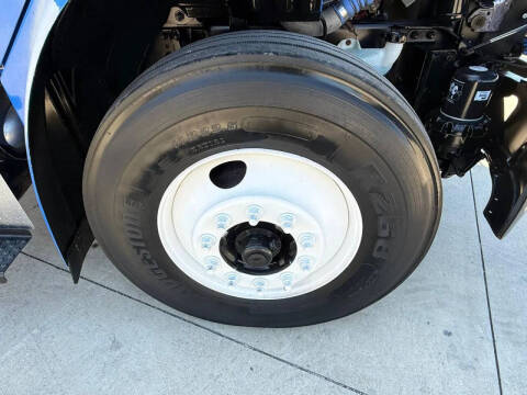 2017 Freightliner M2 106