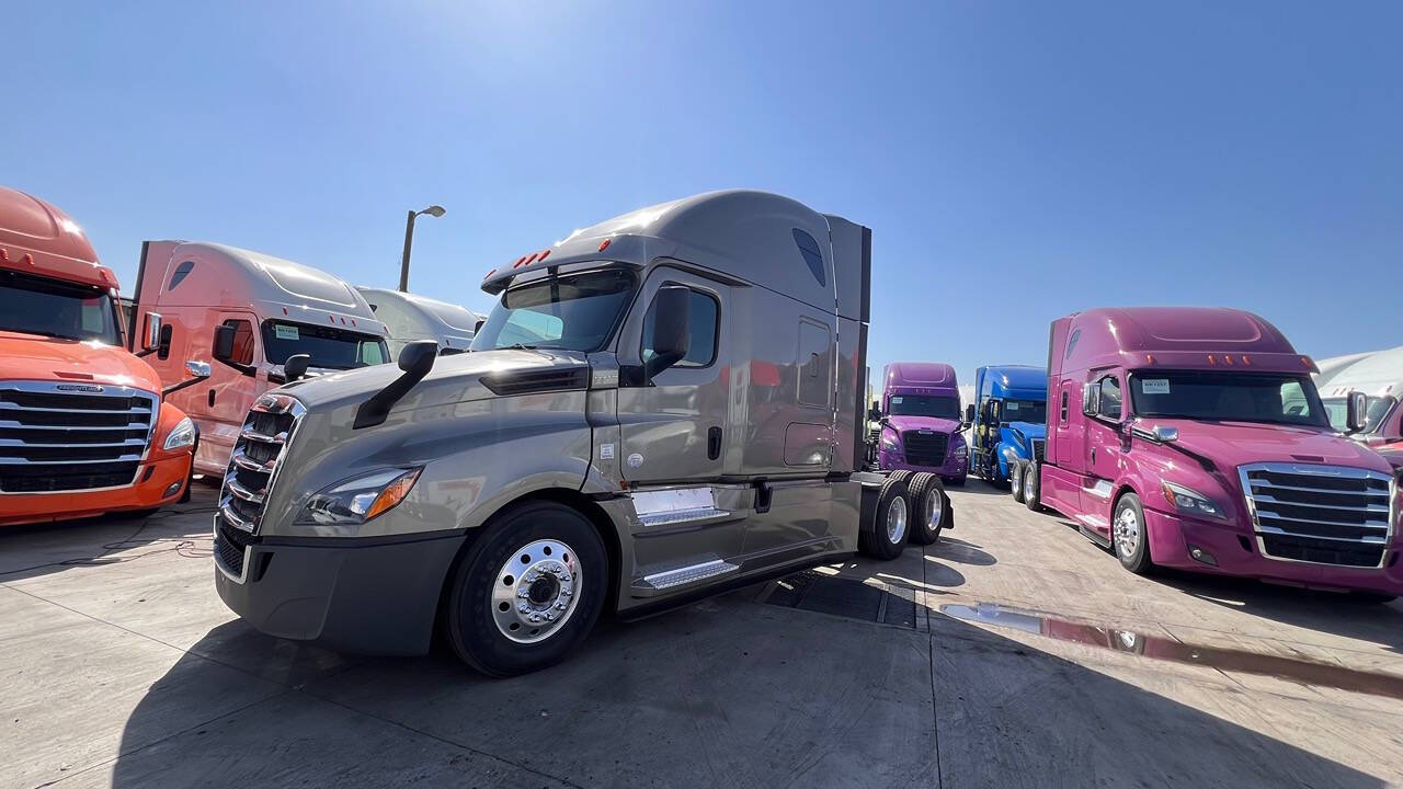 2020 Freightliner Cascadia for sale at KING TRUCK TRAILER SALES in Bakersfield, CA