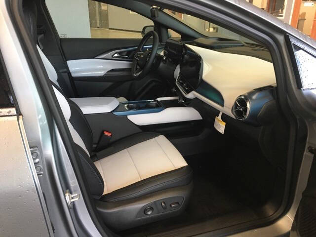 2026 Chevrolet Equinox EV LT 2