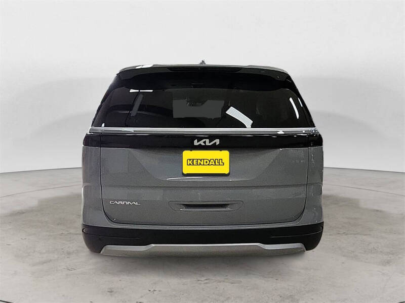 2024 Kia Carnival EX